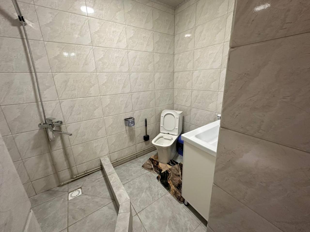 Bed and Breakfast Pamko Naryn Esterno foto