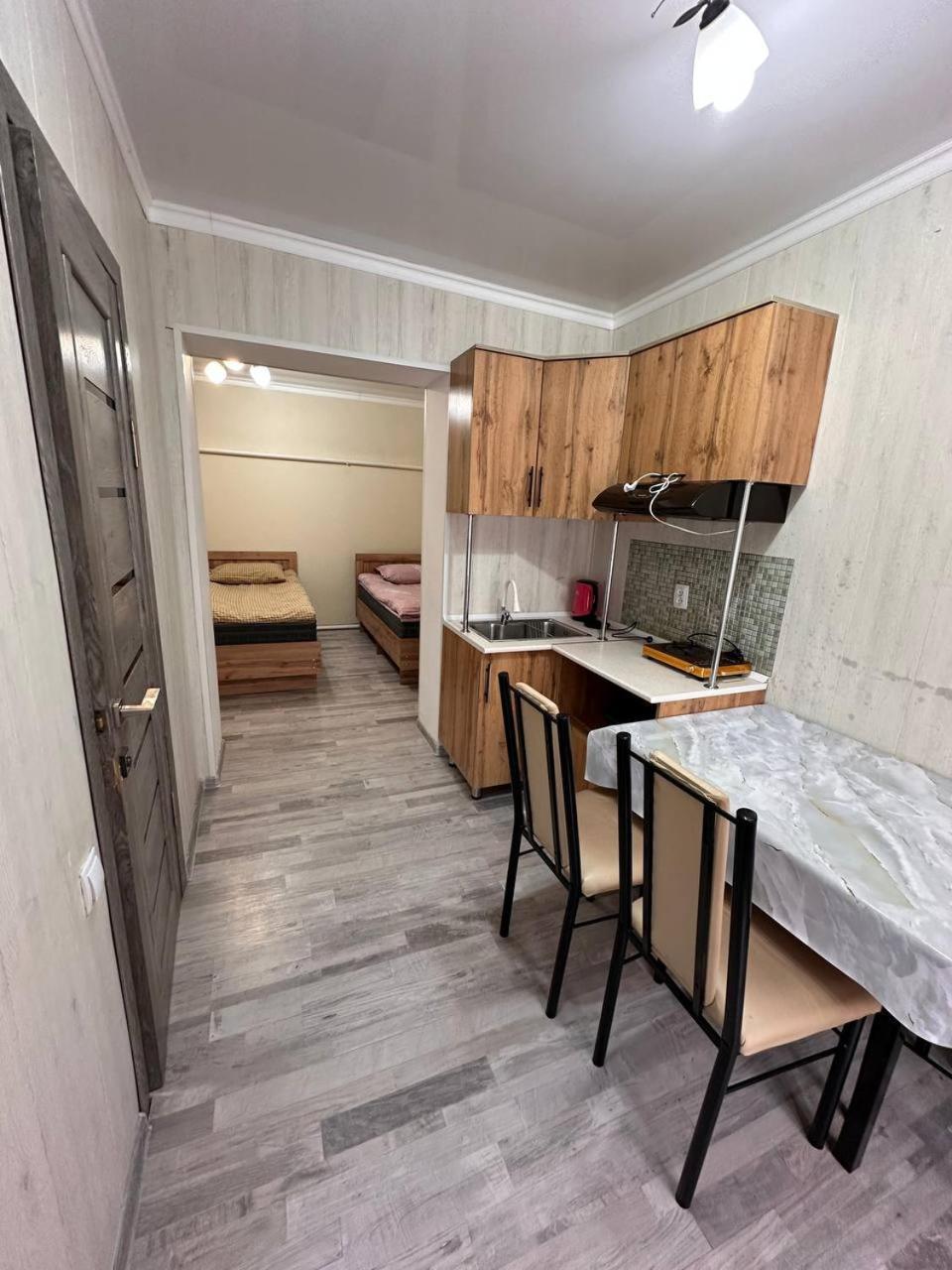 Bed and Breakfast Pamko Naryn Esterno foto