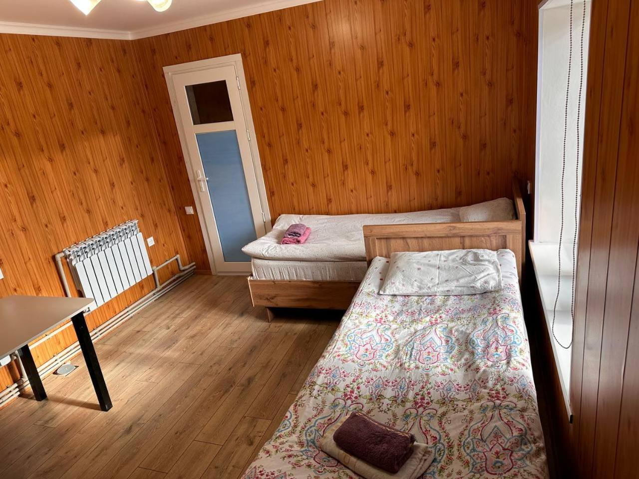 Bed and Breakfast Pamko Naryn Esterno foto